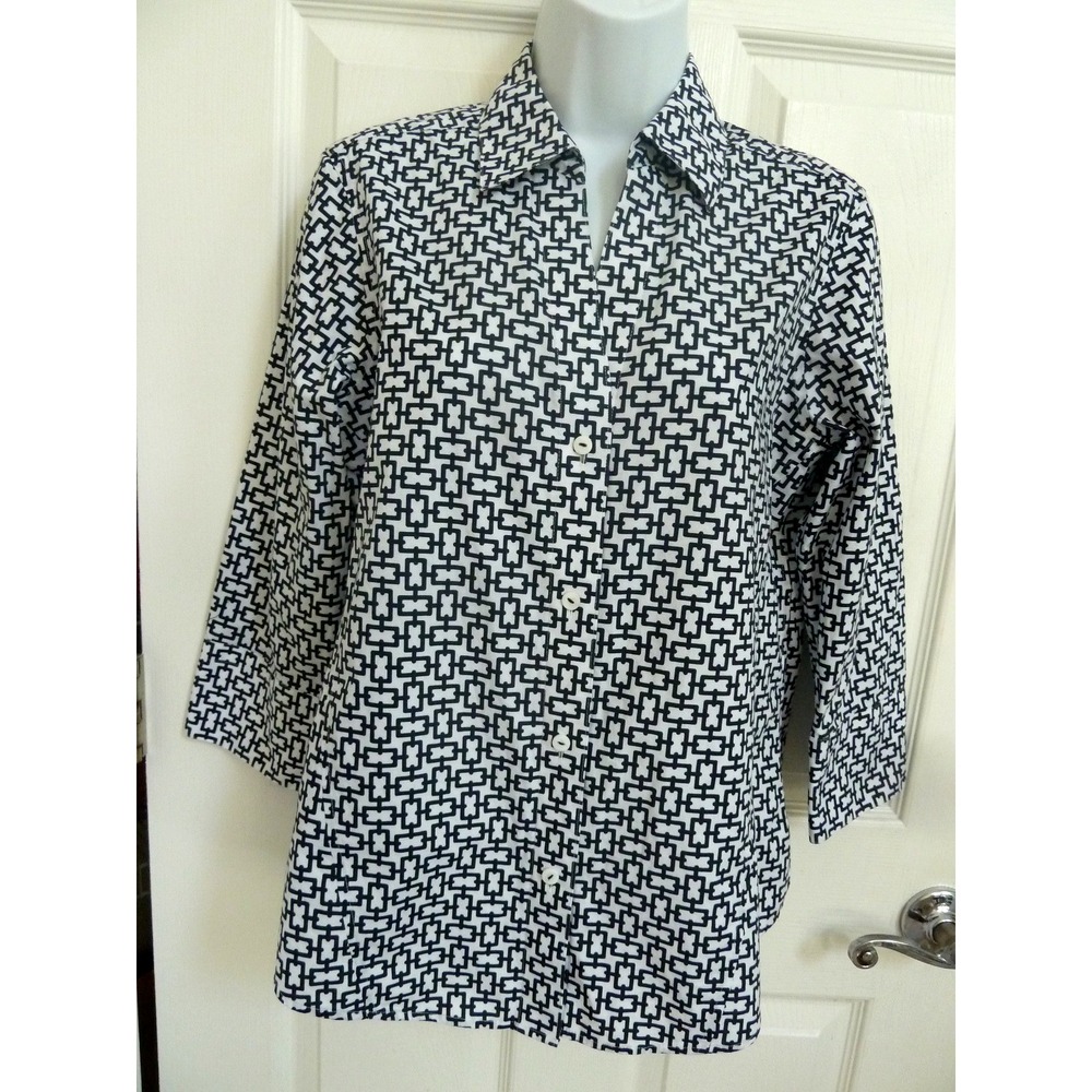 NWOT FOXCROFT Sz S 4/6 Easy Care Blouse 3/4 Sleeve Button Up Professional Career